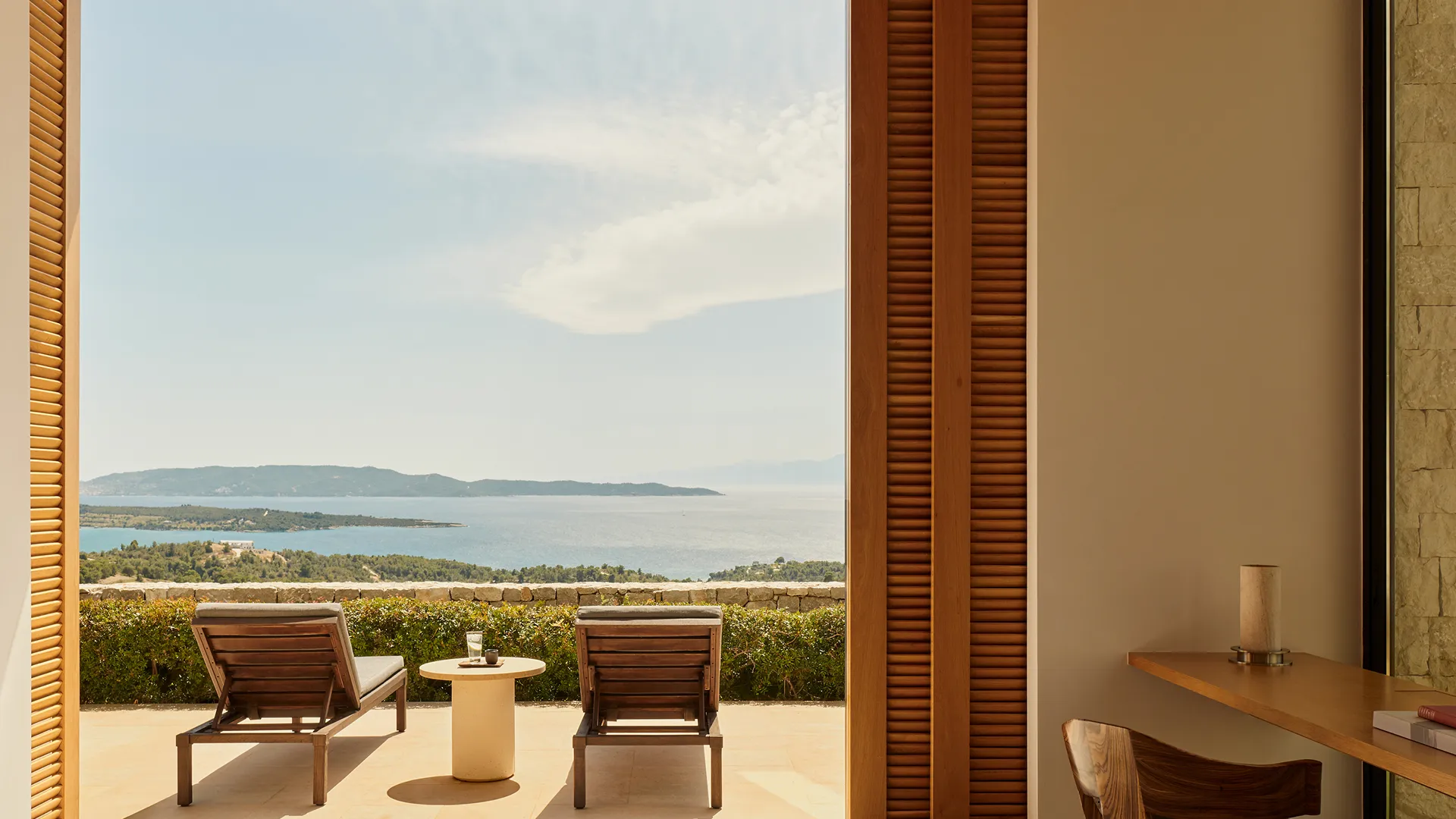 Amanzoe hero