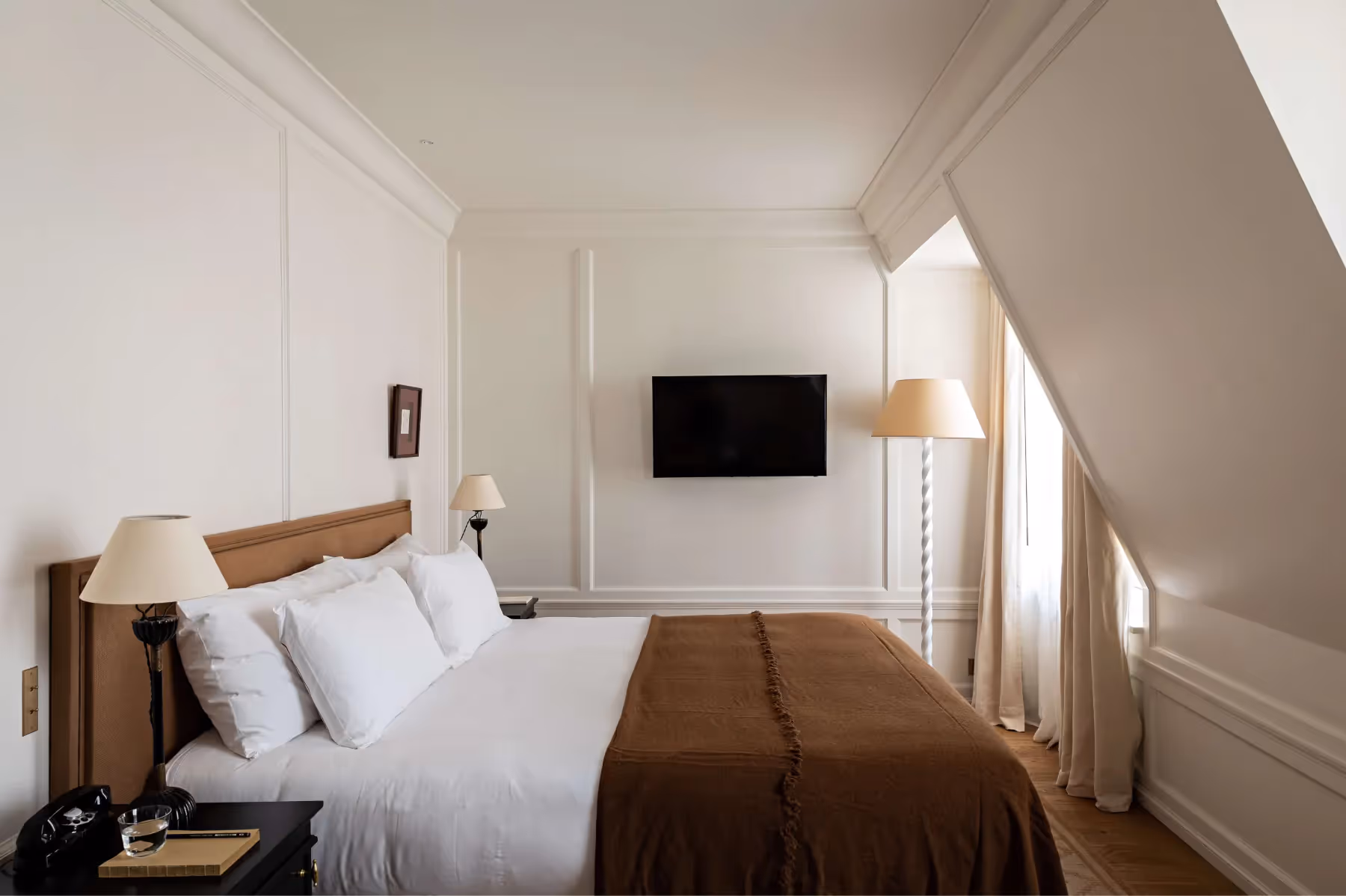 Hôtel Balzac rooms 1