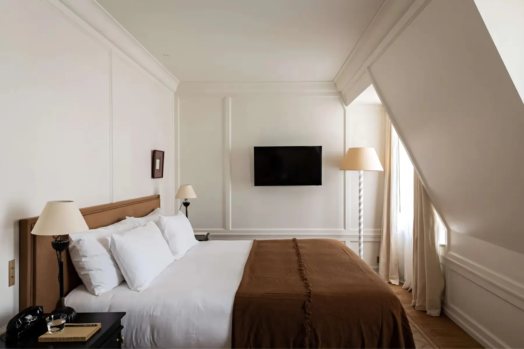 Hôtel Balzac rooms 1