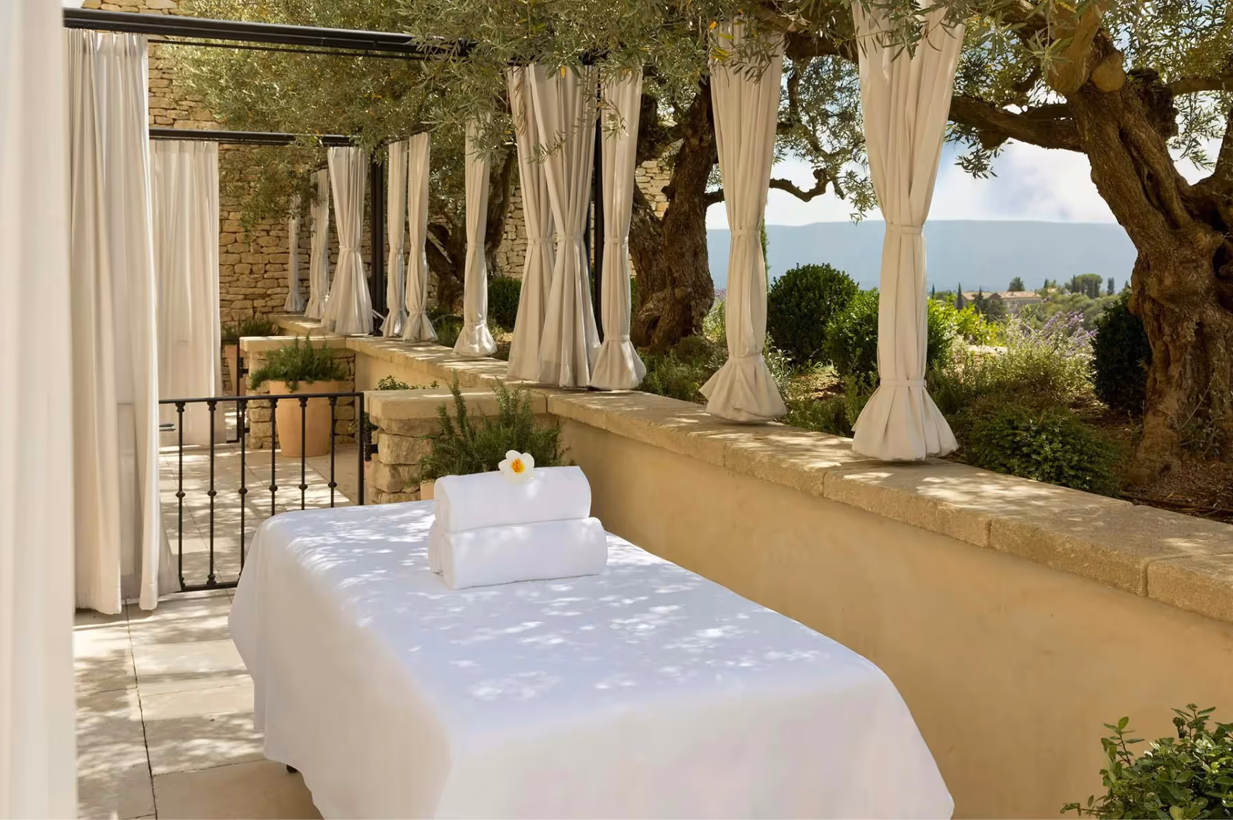 Airelles Gordes, La Bastide activities 9