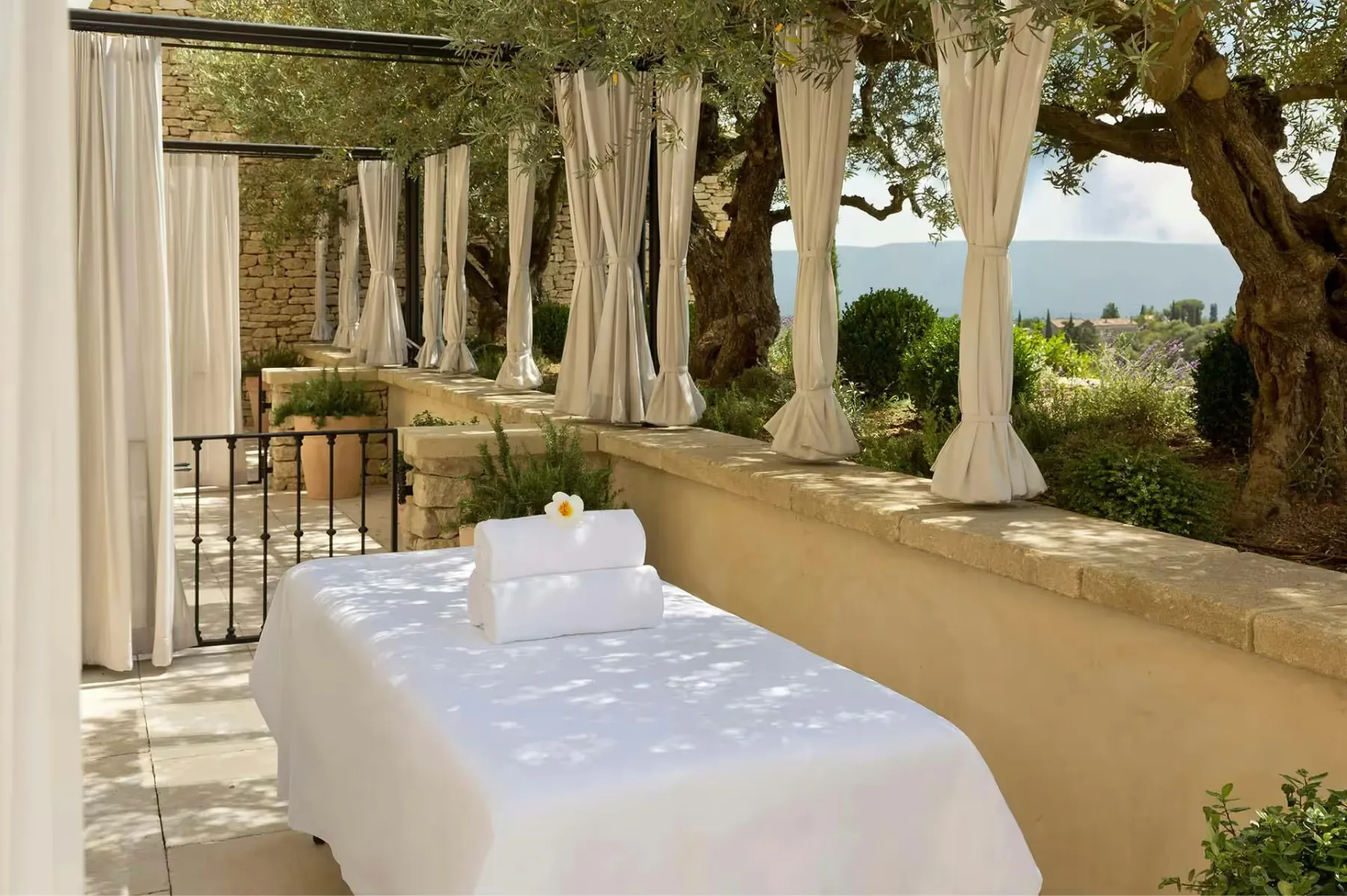 Airelles Gordes, La Bastide activities 9