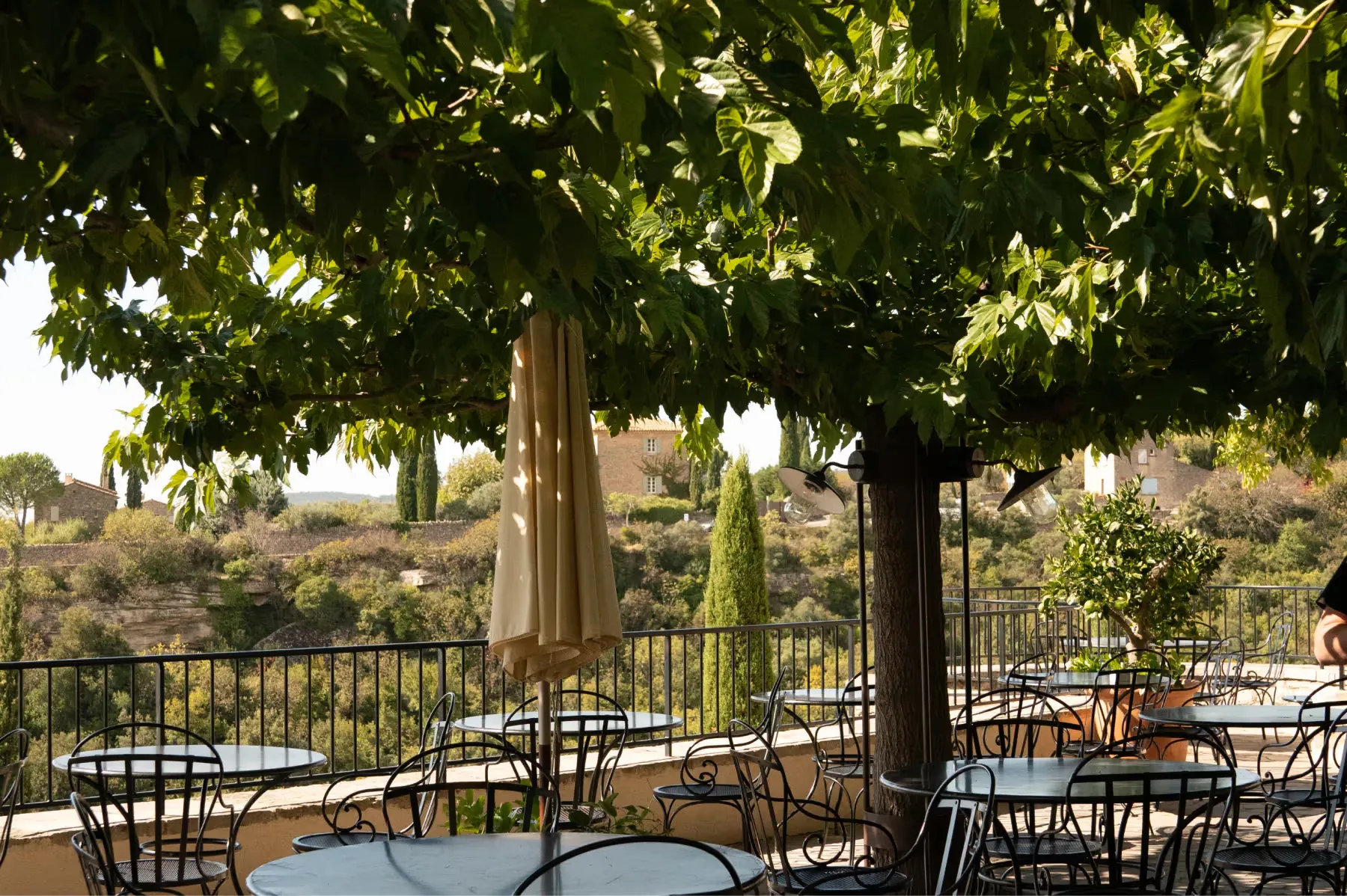 Airelles Gordes, La Bastide dining 1