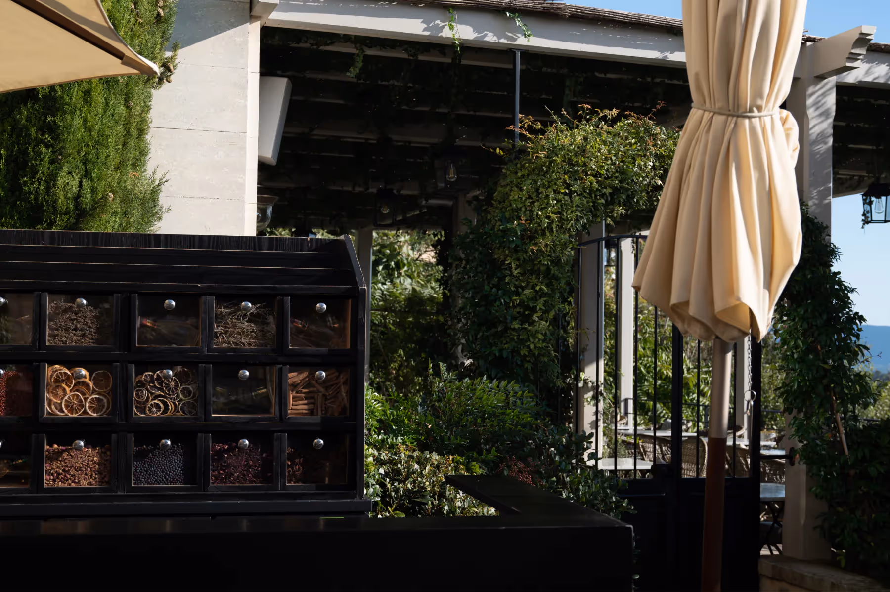 Airelles Gordes, La Bastide dining 4
