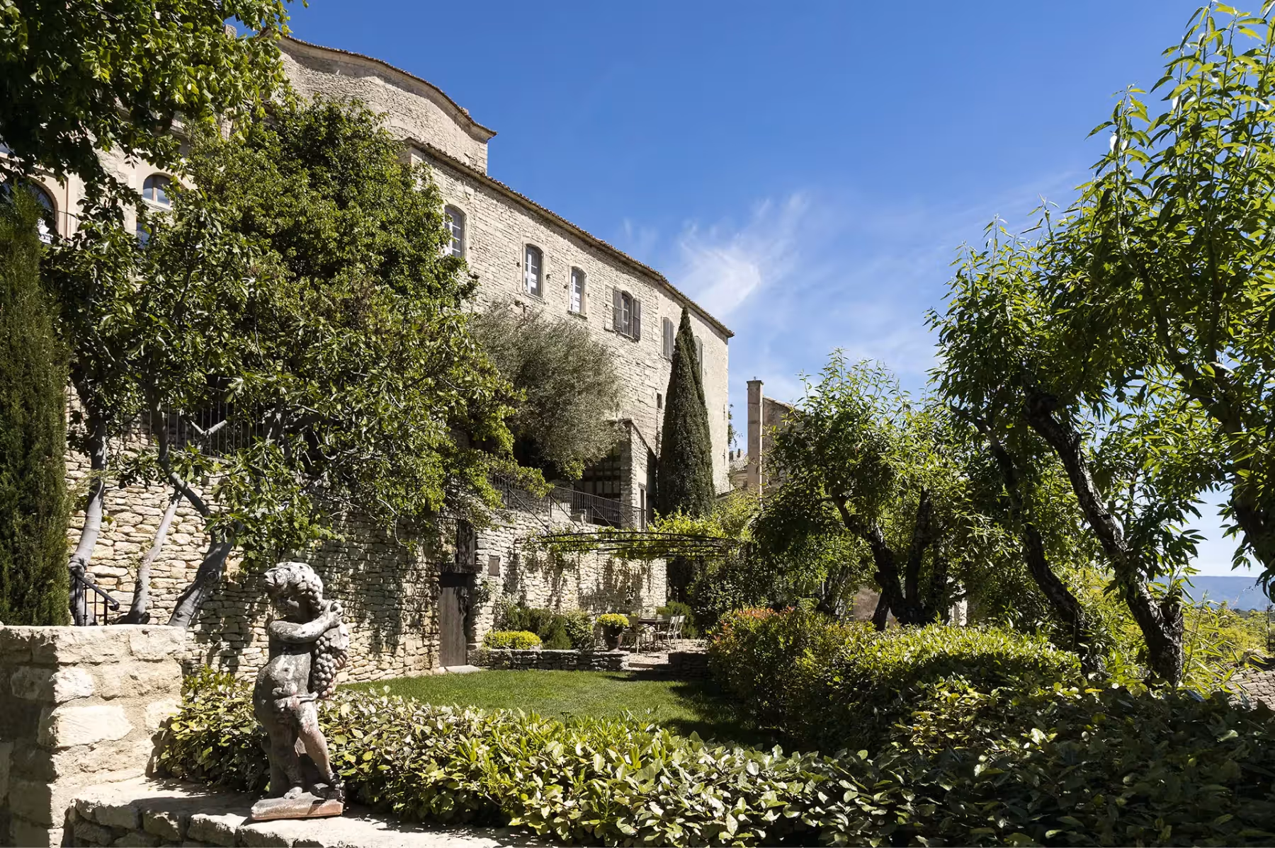 Airelles Gordes, La Bastide property 3