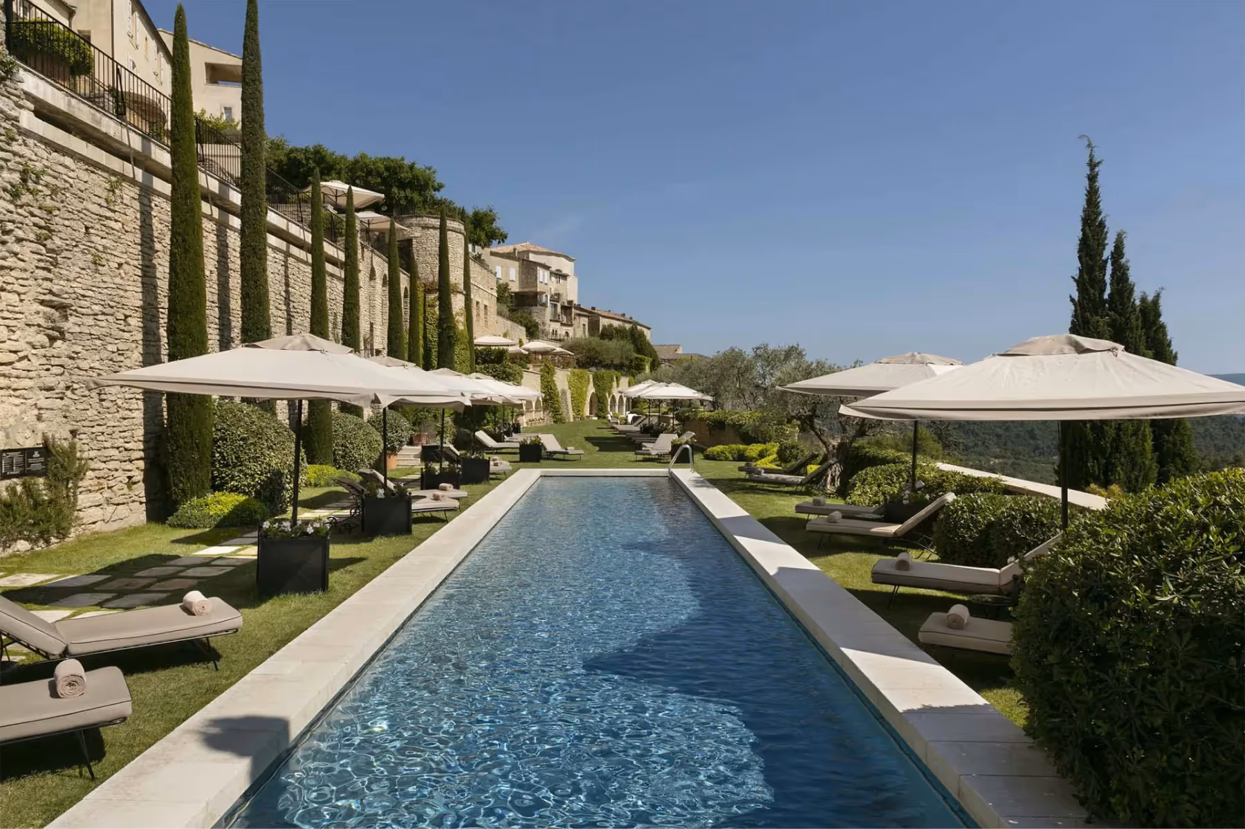 Airelles Gordes, La Bastide property 6