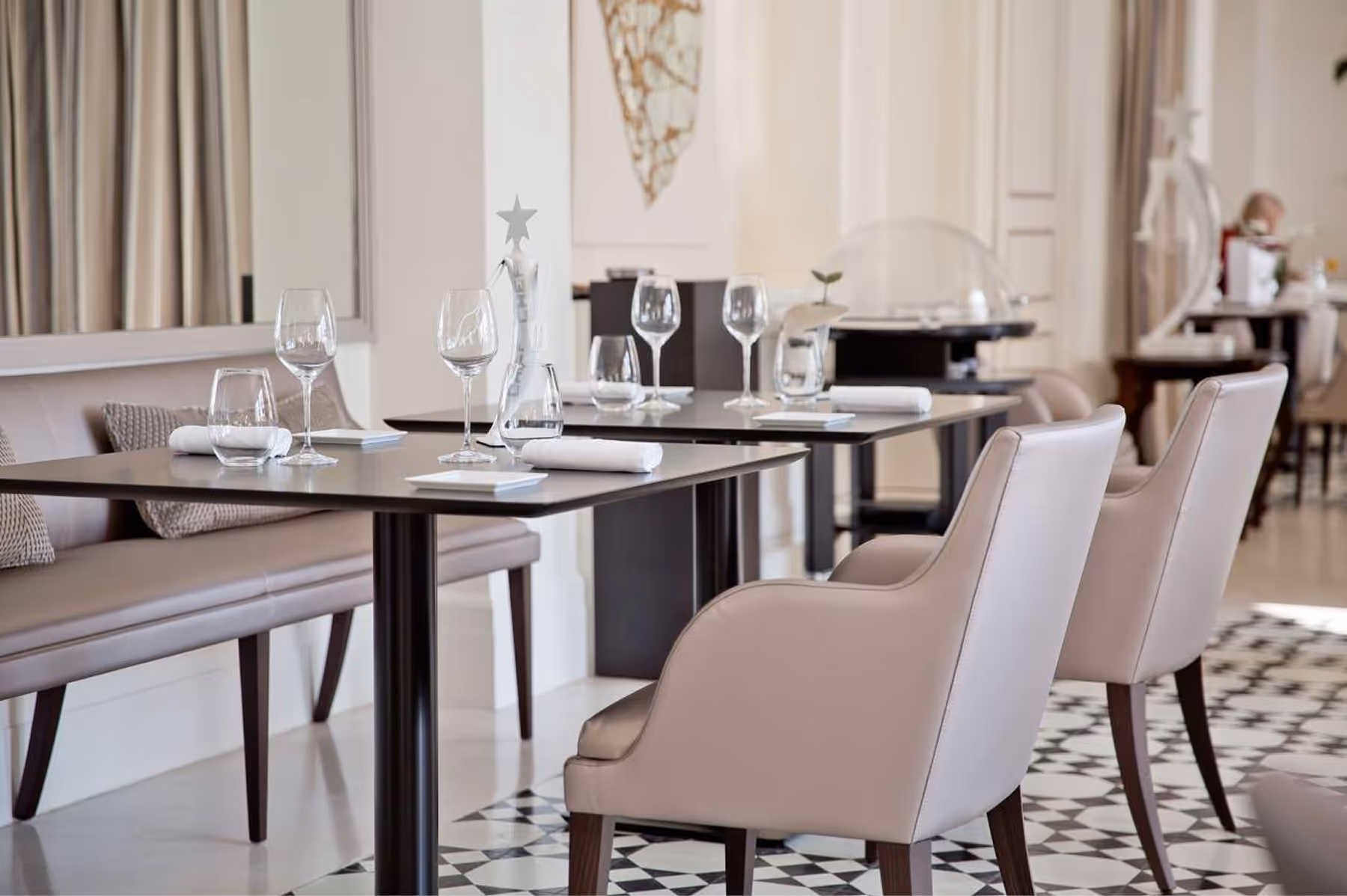 Hotel Cap-Estel dining 7