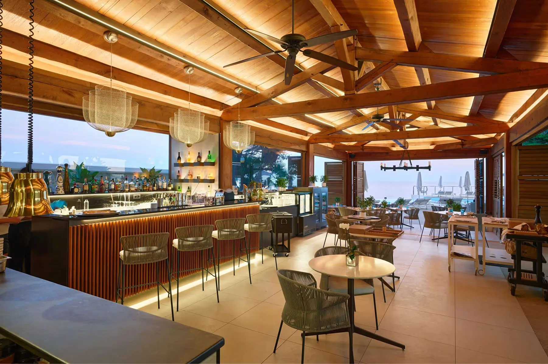 Hotel Cap-Estel dining 8