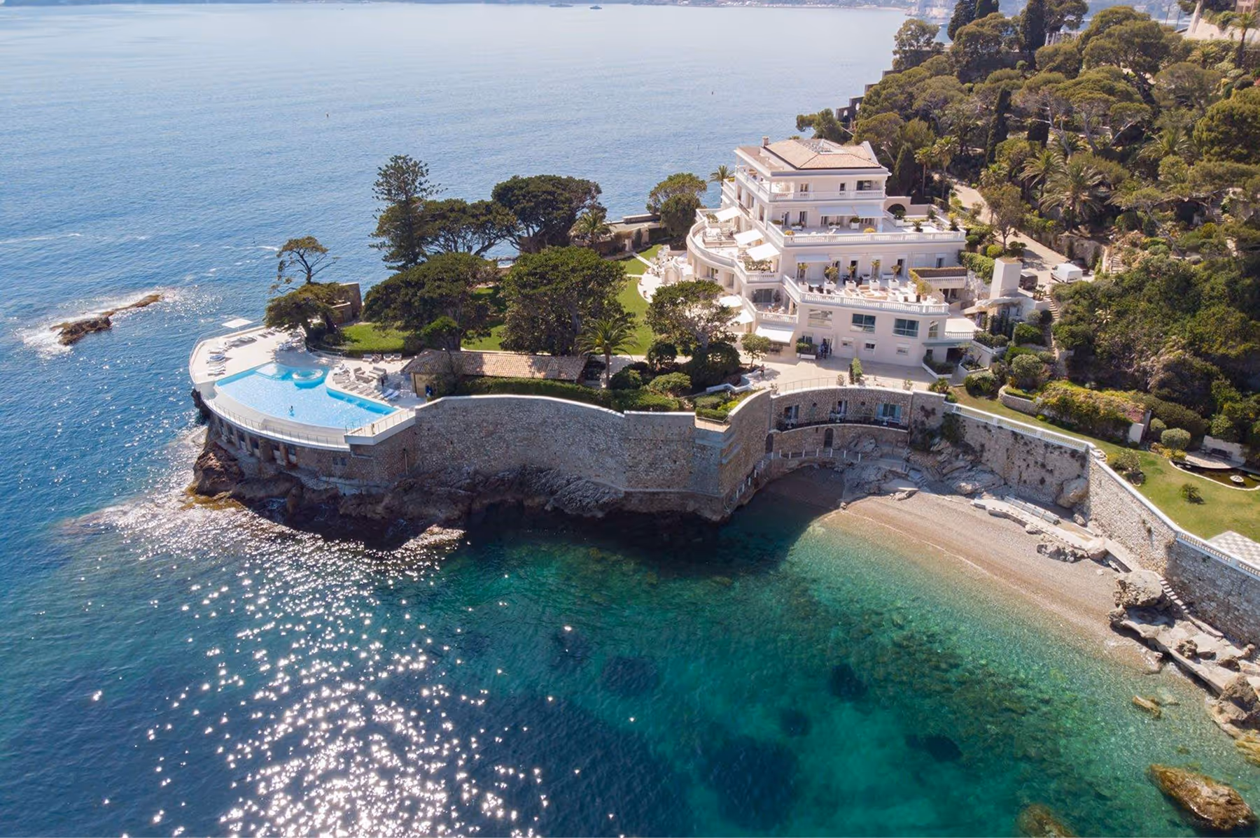 Hotel Cap-Estel overview 1