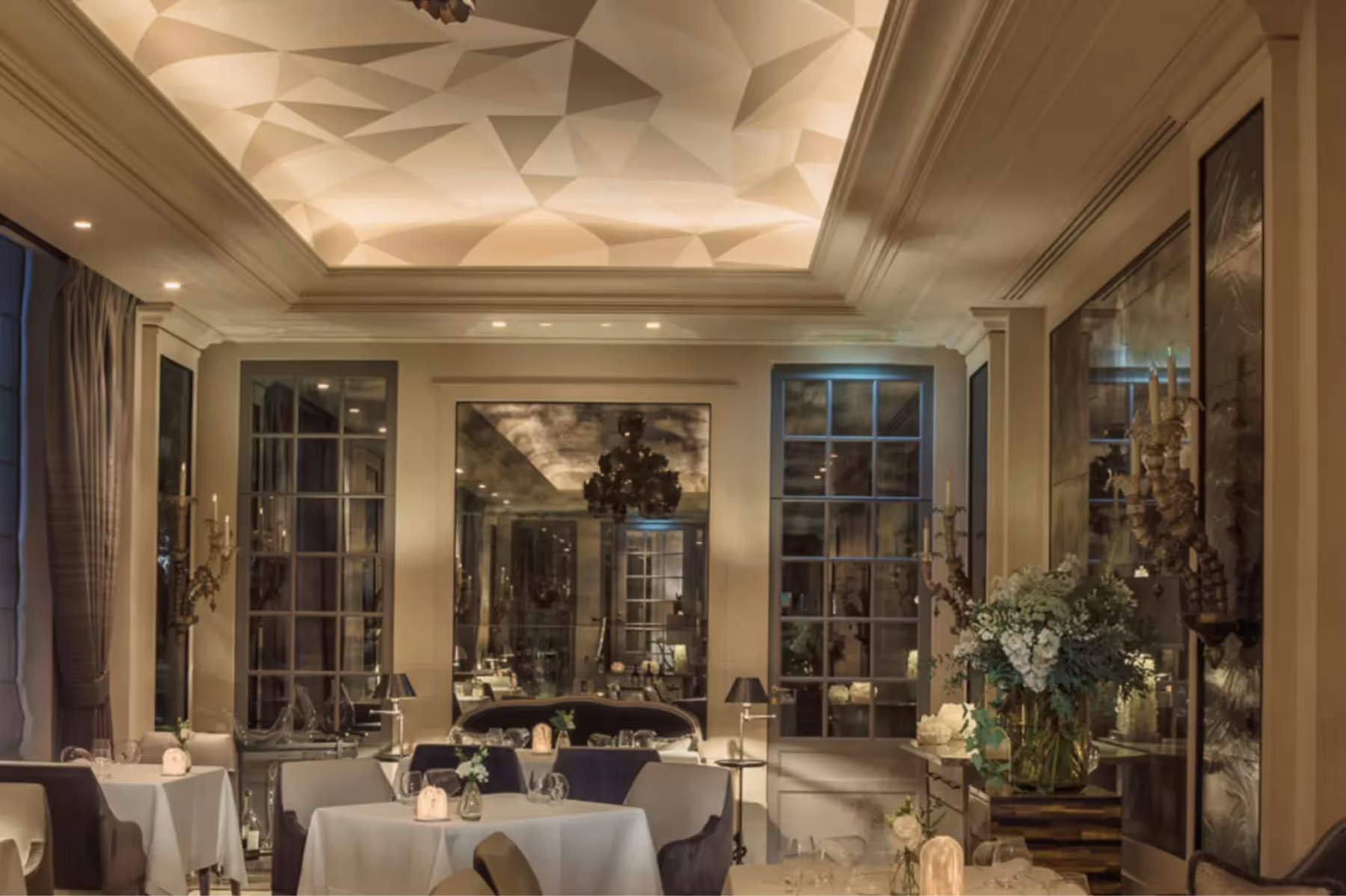 Hôtel de Crillon dining 7