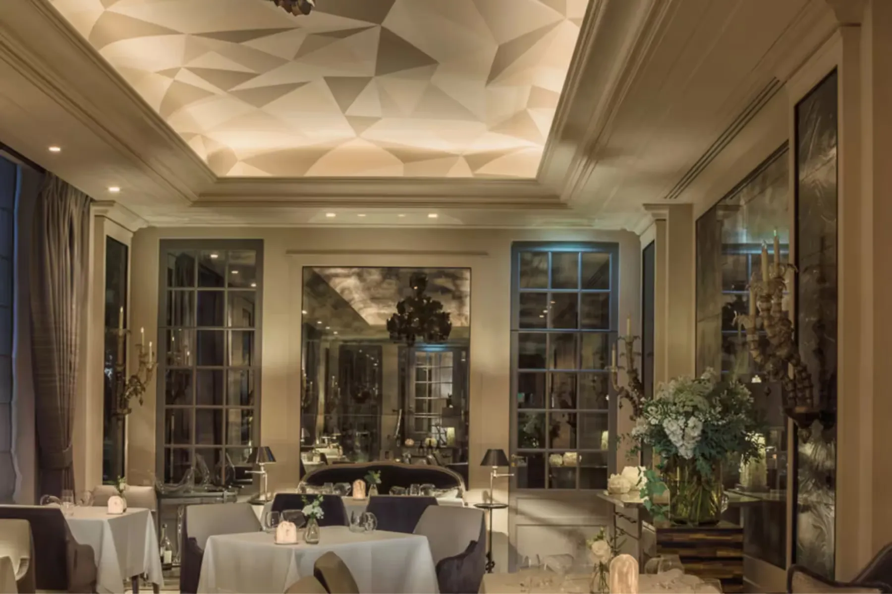 Hôtel de Crillon dining 7