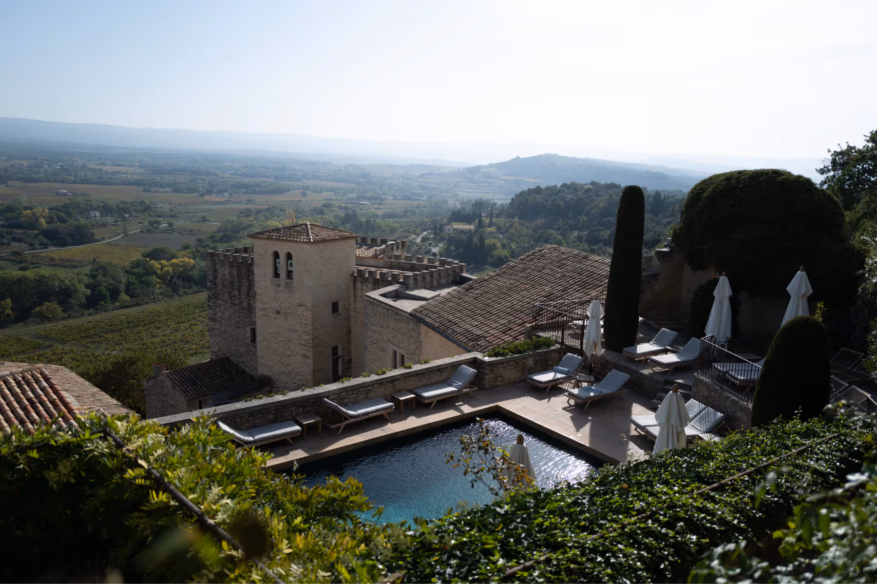 Hôtel Crillon le Brave overview 1