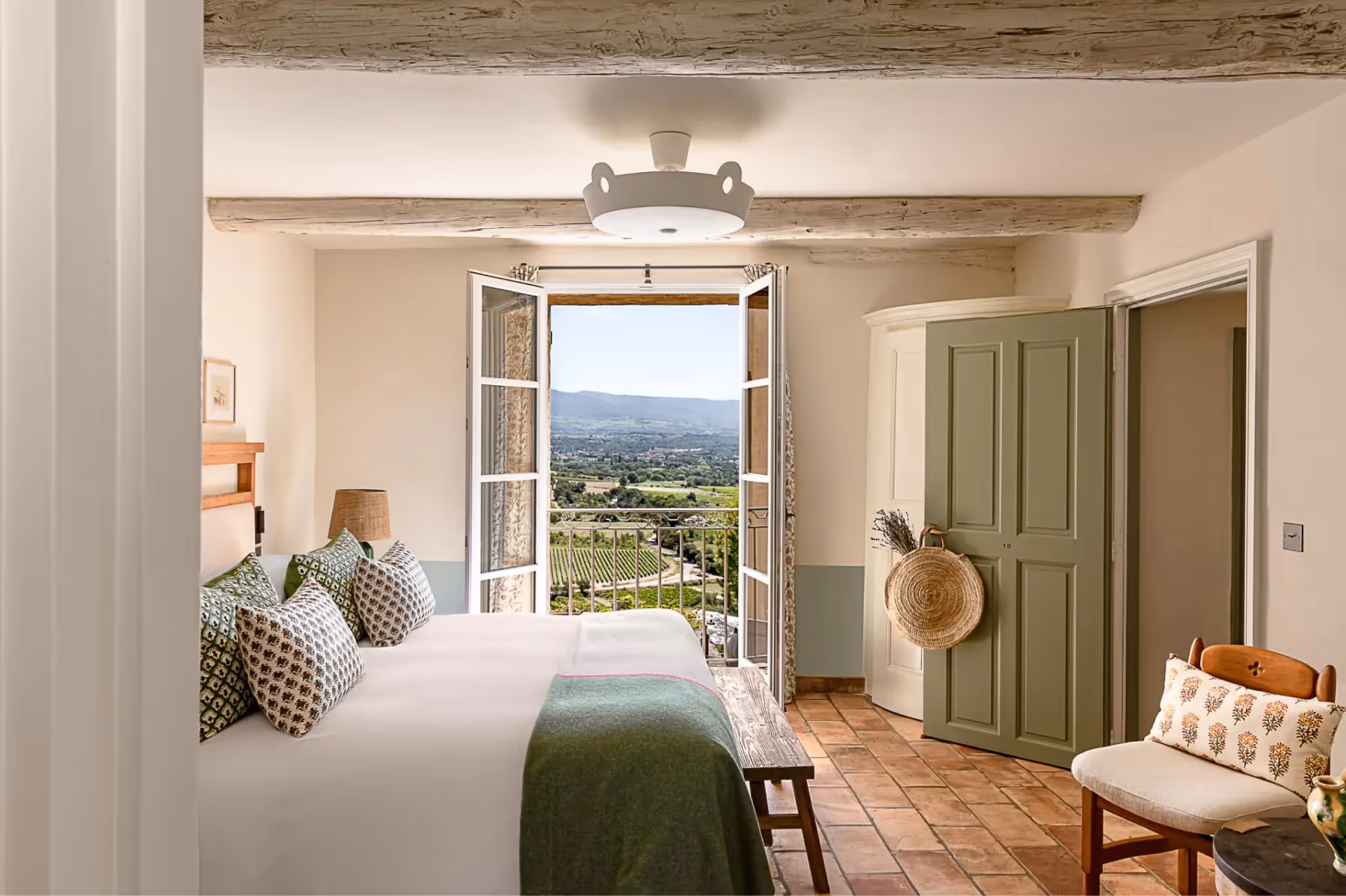 Hôtel Crillon le Brave overview 2