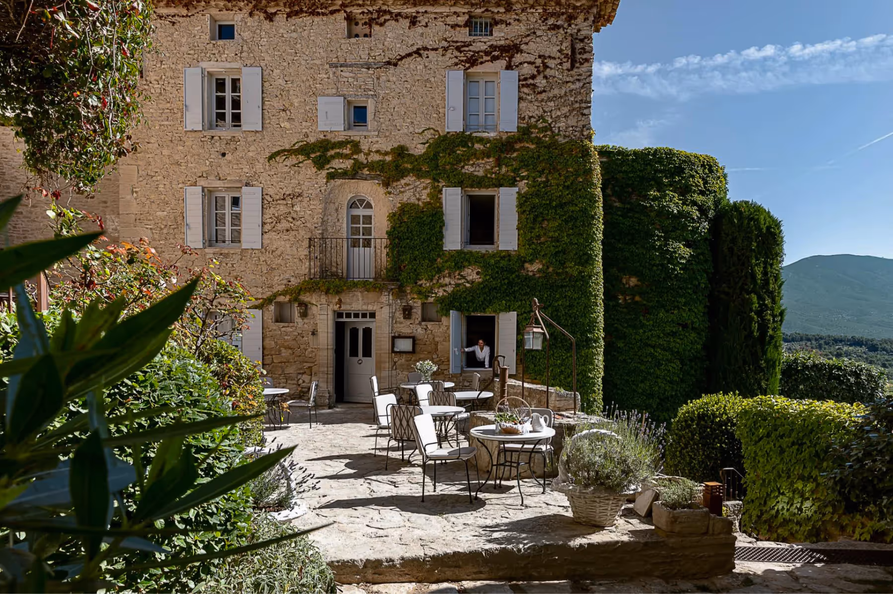 Hôtel Crillon le Brave overview 4