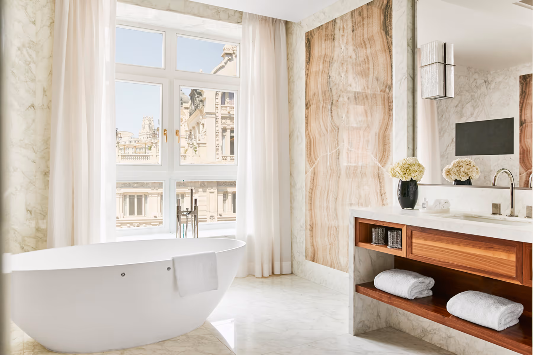 Four Seasons Hotel Madrid overview 4