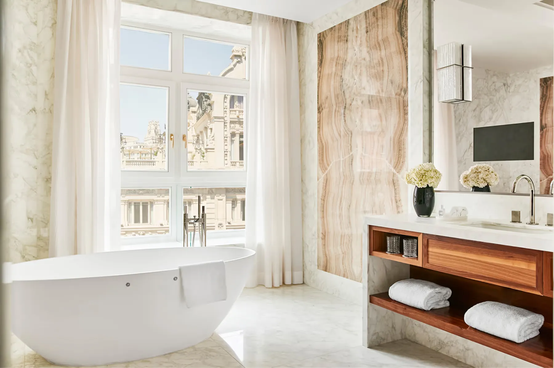 Four Seasons Hotel Madrid overview 4