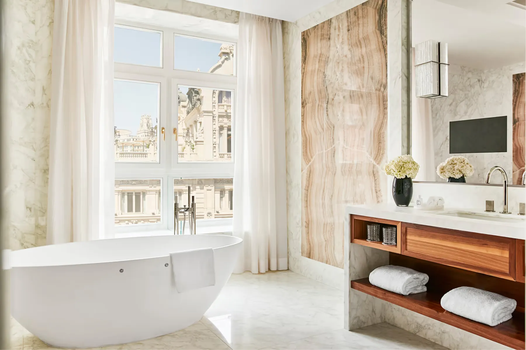 Four Seasons Hotel Madrid rooms 2