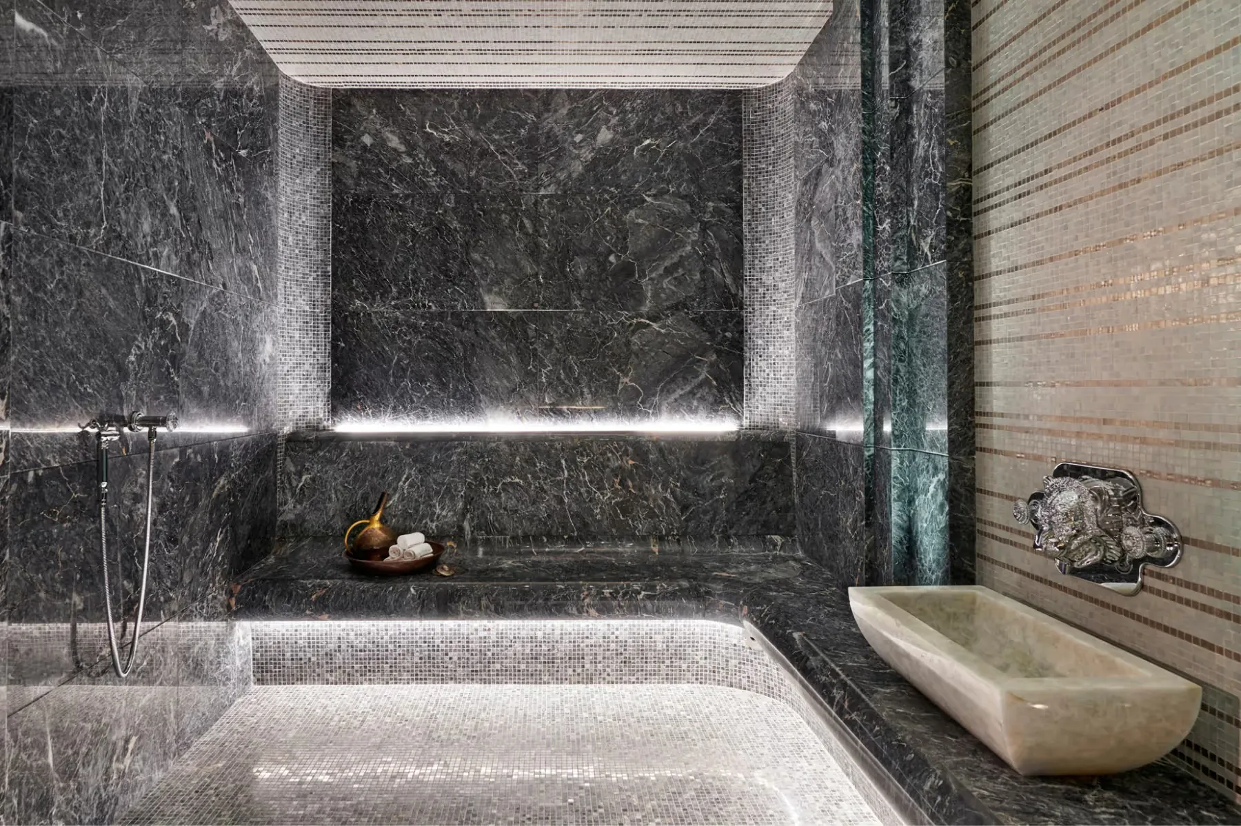 Four Seasons Hotel George V activities 3