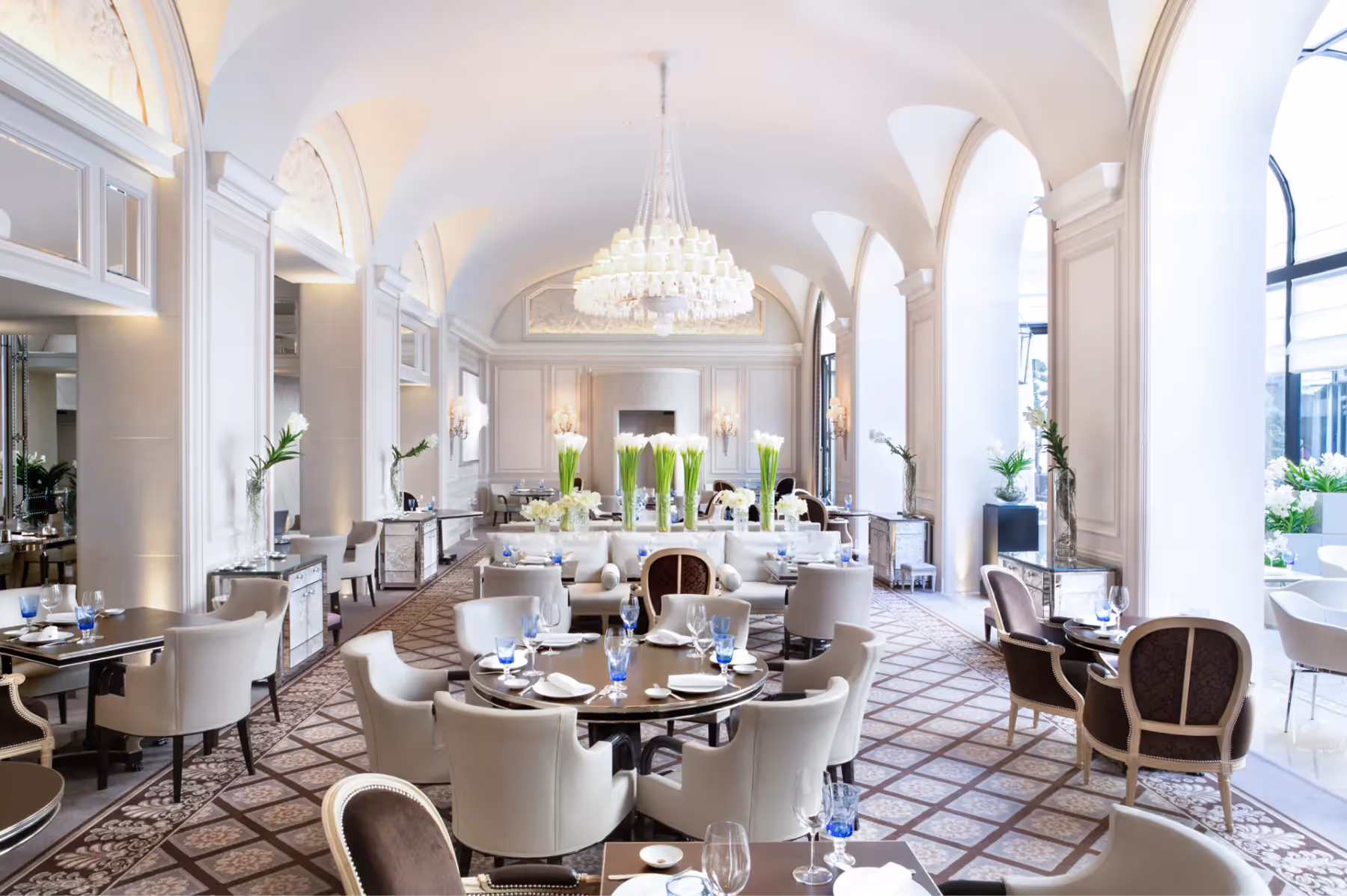 Four Seasons Hotel George V dining 2
