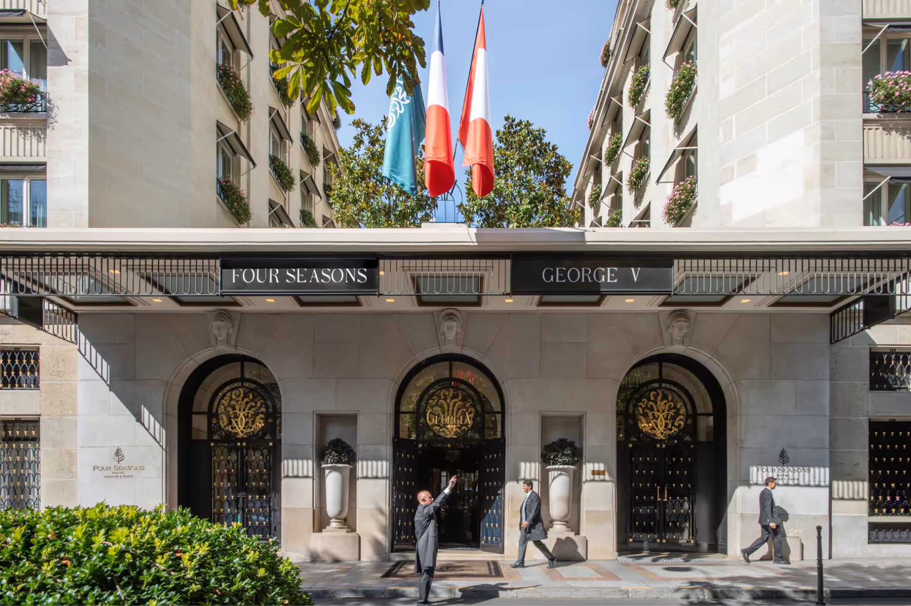 Four Seasons Hotel George V overview 1