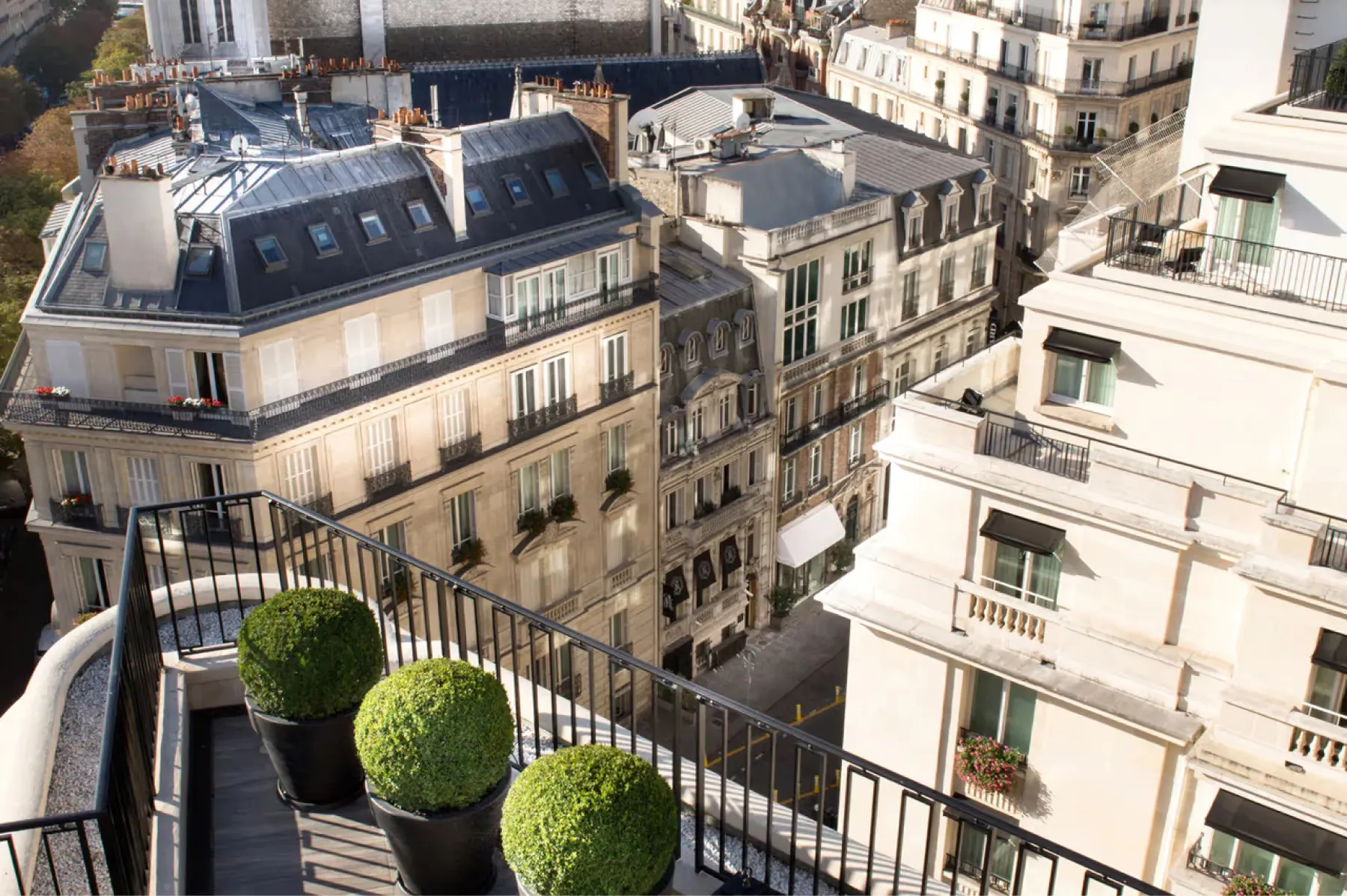 Four Seasons Hotel George V property 3