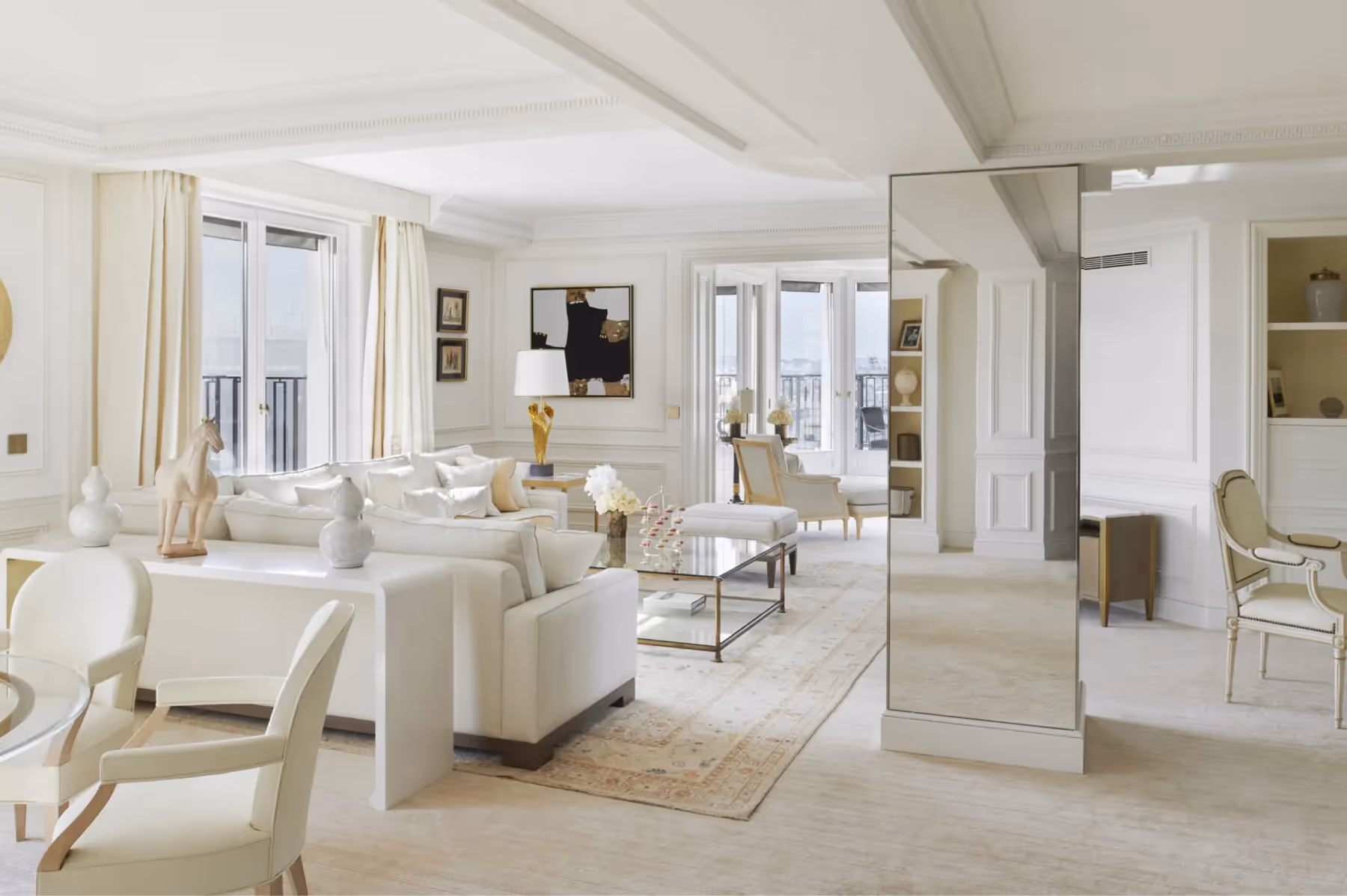Four Seasons Hotel George V rooms 5