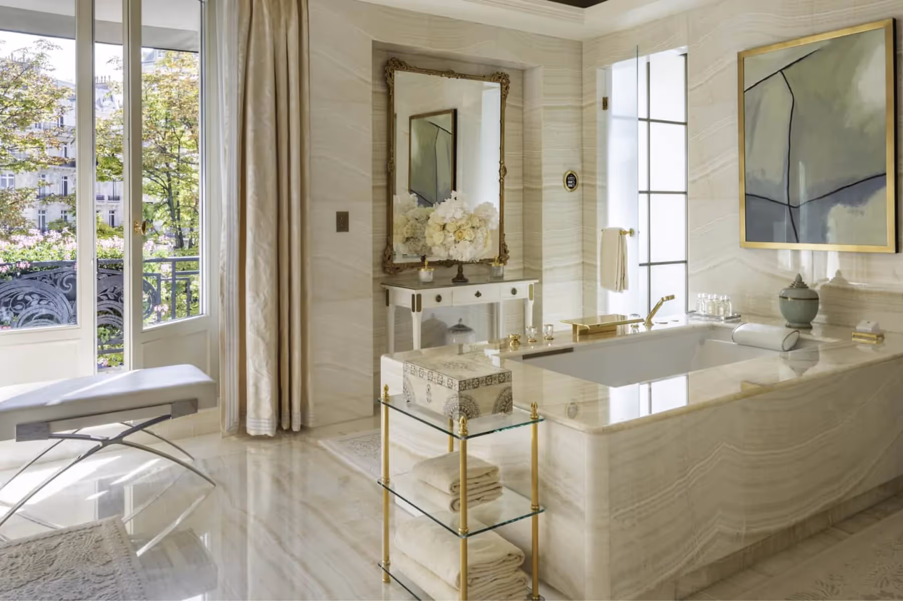 Four Seasons Hotel George V rooms 9