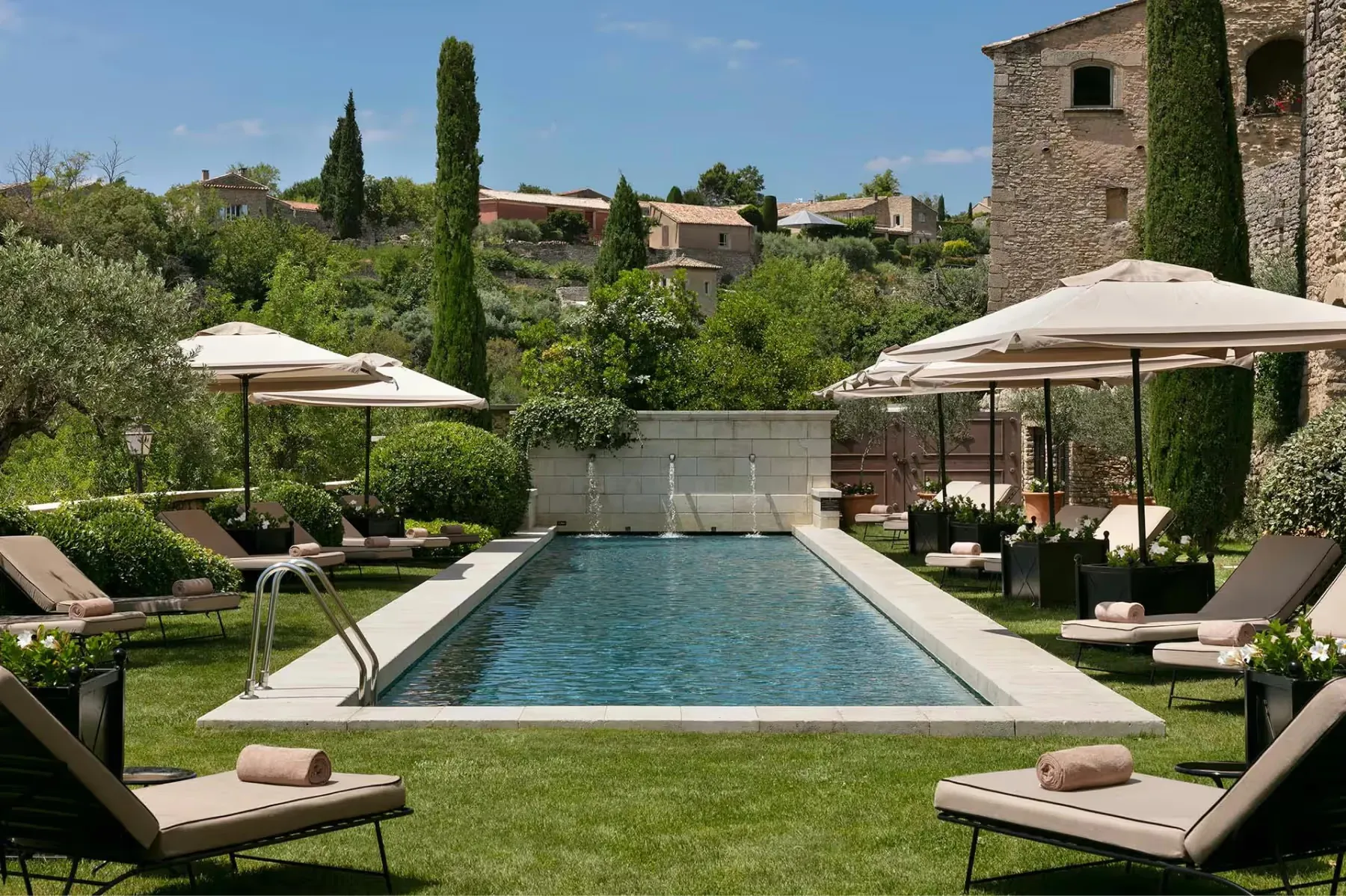 Airelles Gordes, La Bastide overview 6