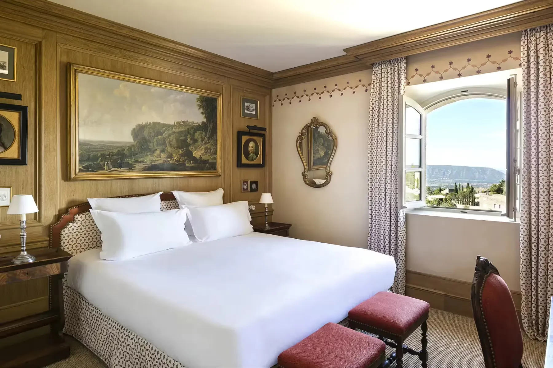 Airelles Gordes, La Bastide overview 2