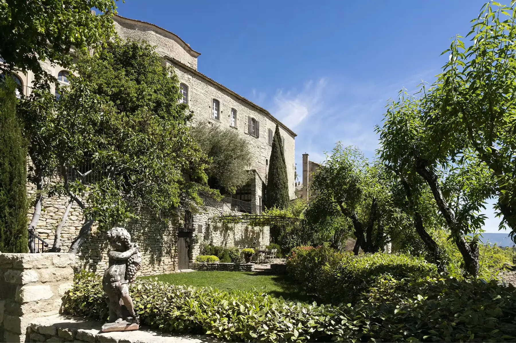 Airelles Gordes, La Bastide overview 5