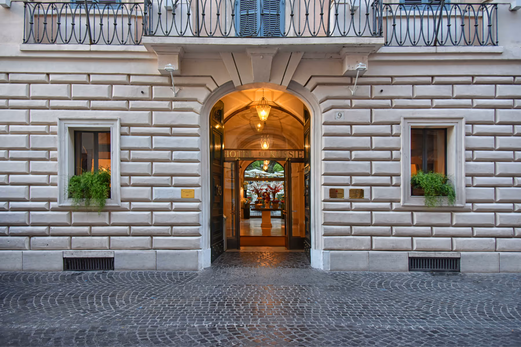 Hotel de Russie overview 1