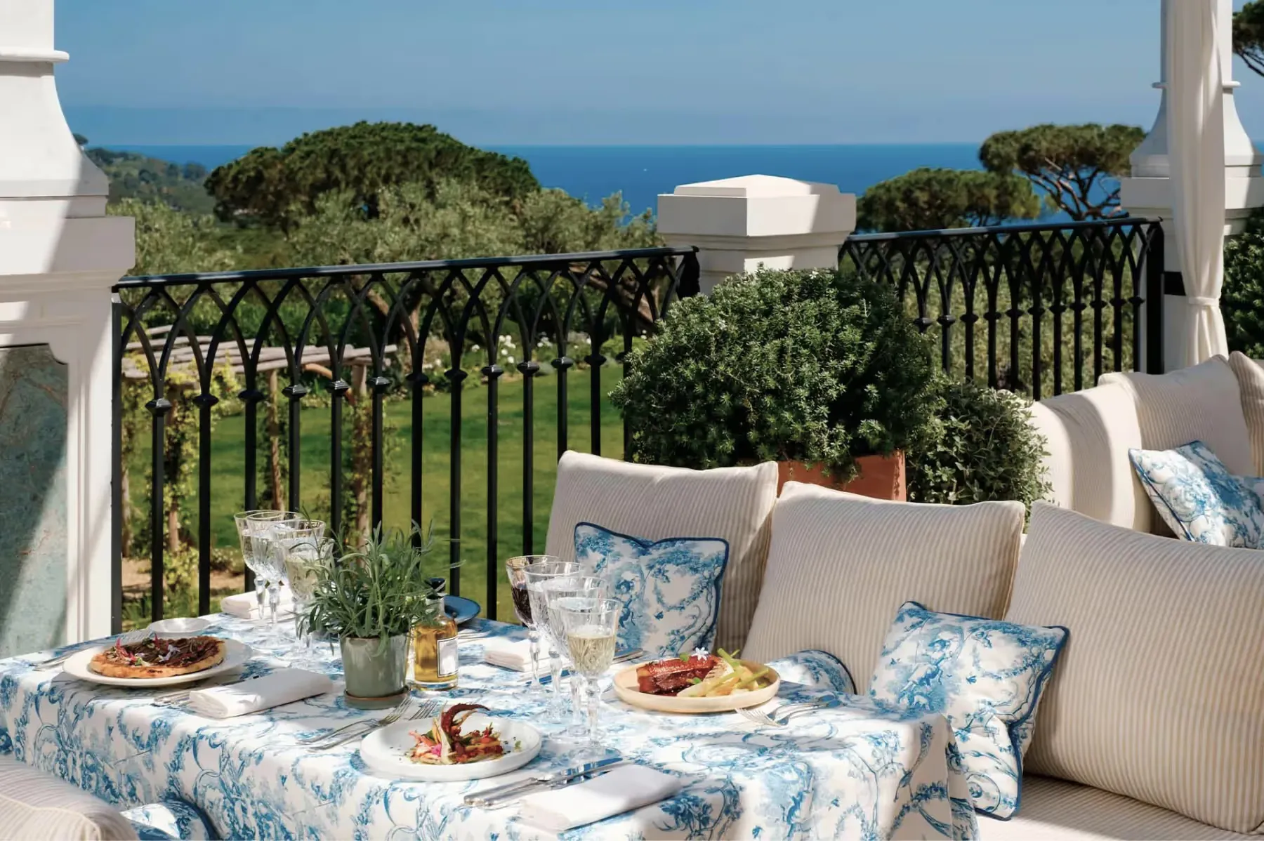 Château de La Messardière dining 1