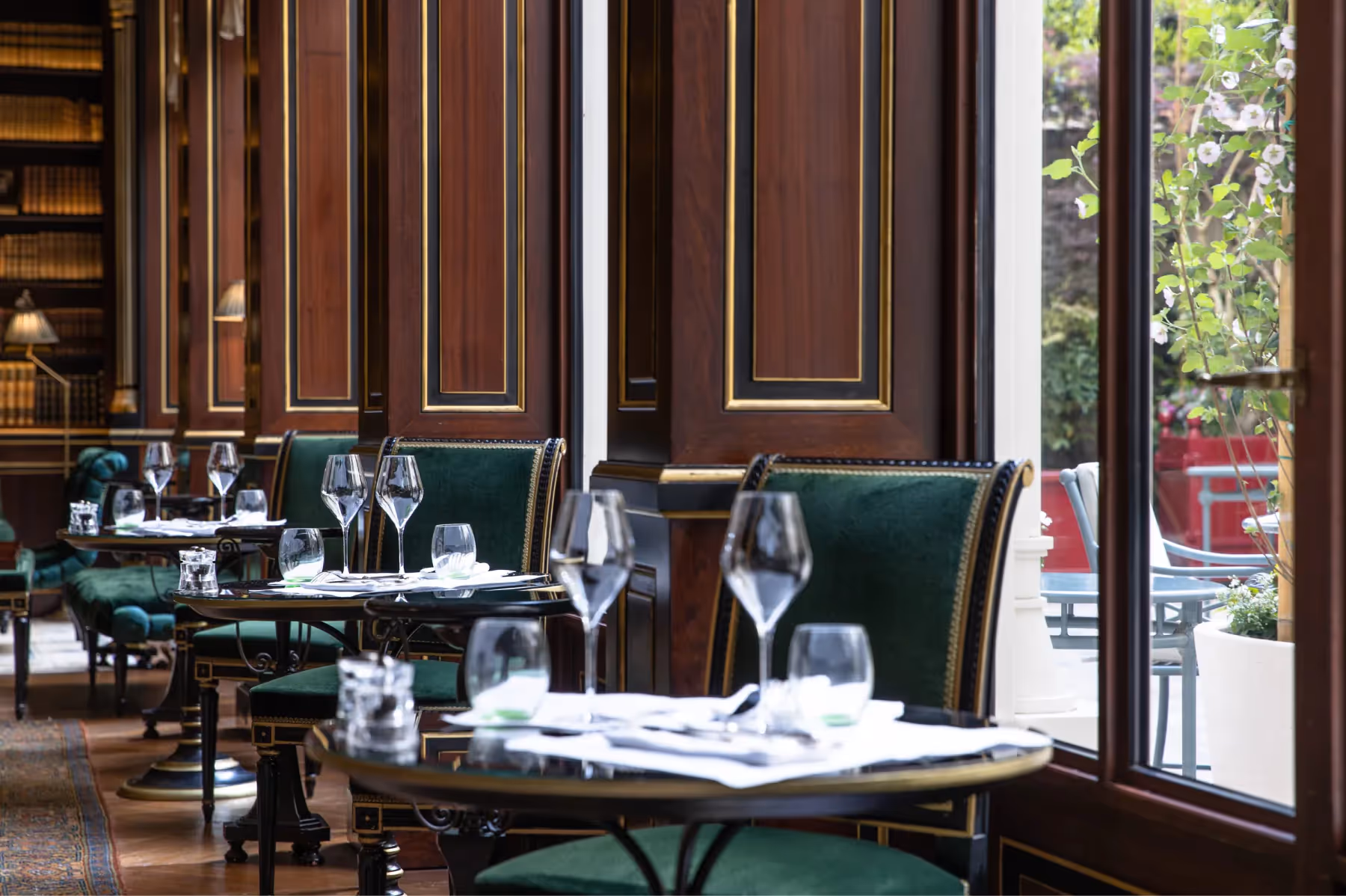 La Réserve Paris dining 2