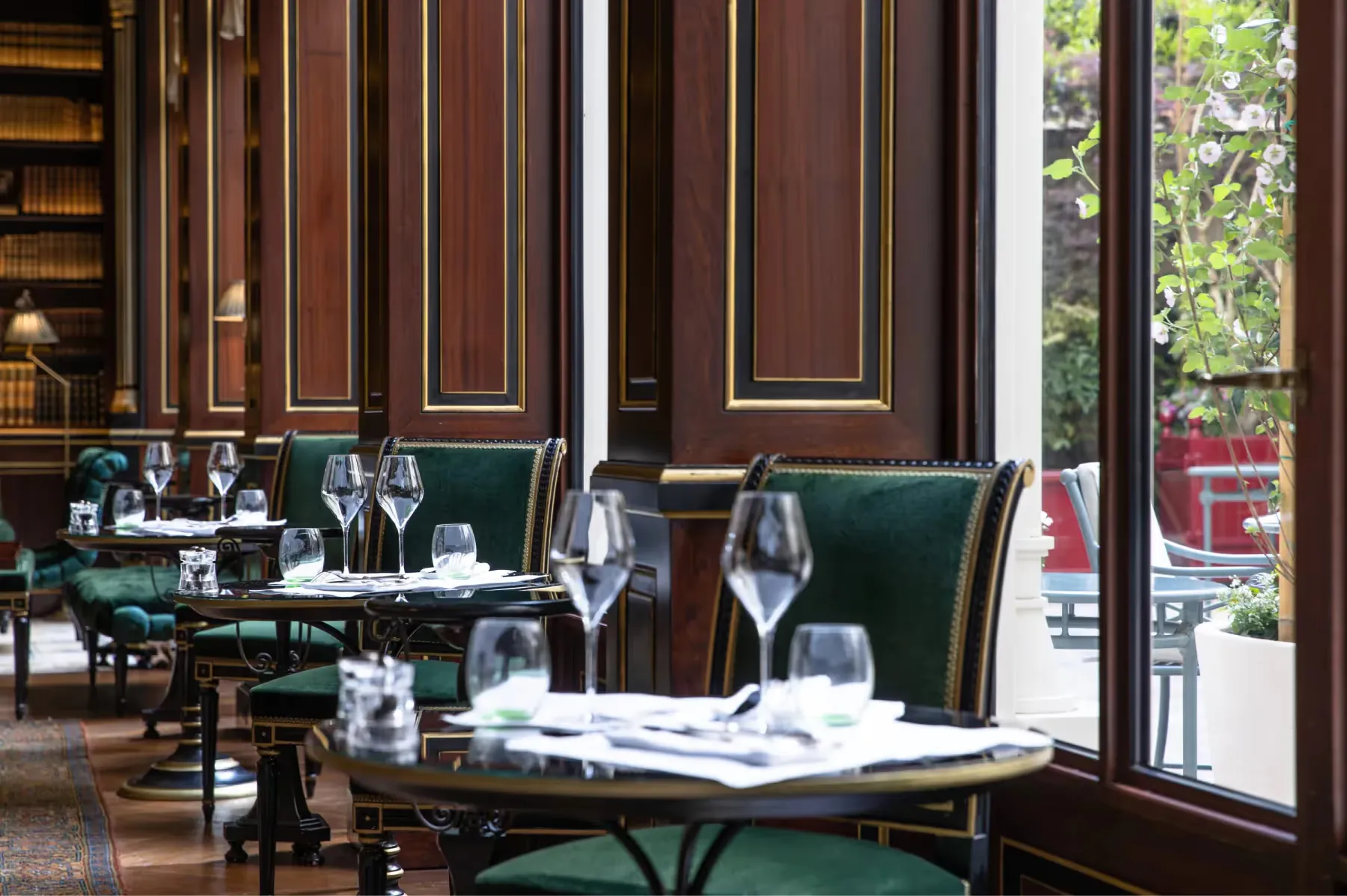 La Réserve Paris dining 2