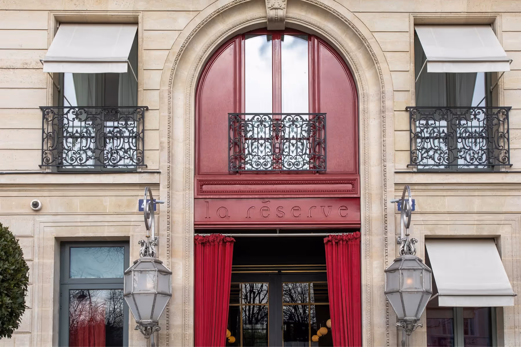 La Réserve Paris property 1