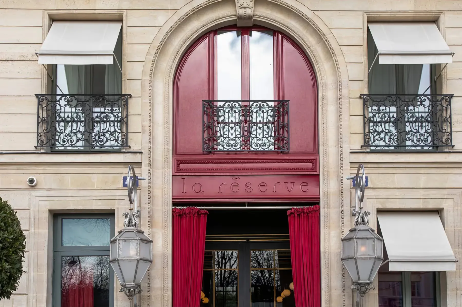 La Réserve Paris property 1