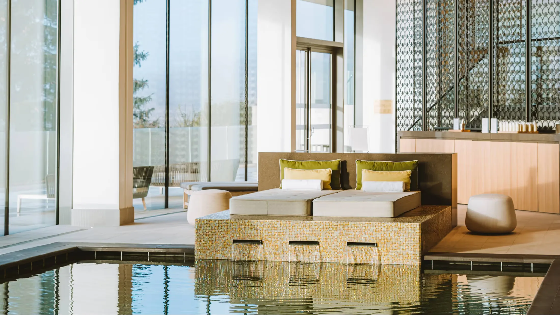 Royal Champagne Hotel & Spa hero