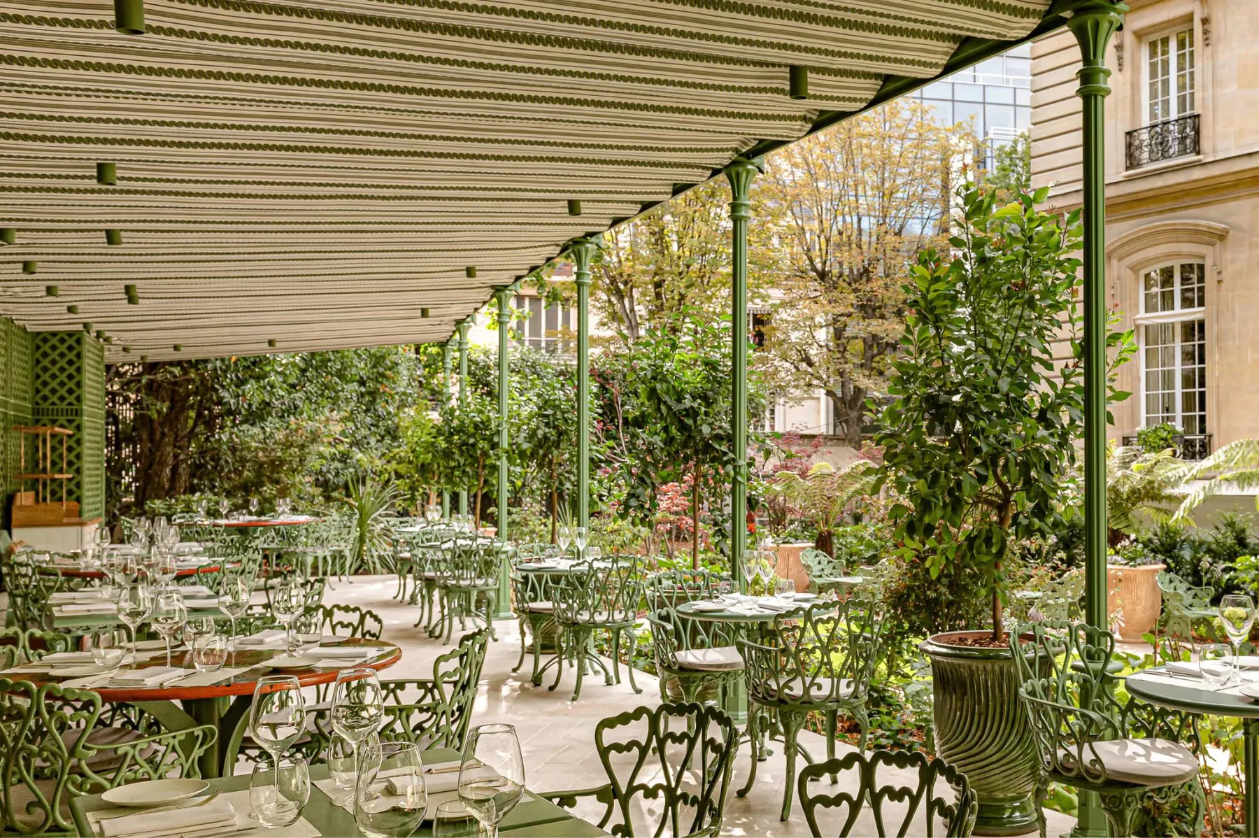 Saint James dining 6