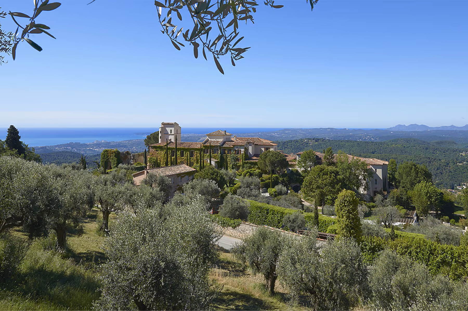 Château Saint Martin & Spa overview 1