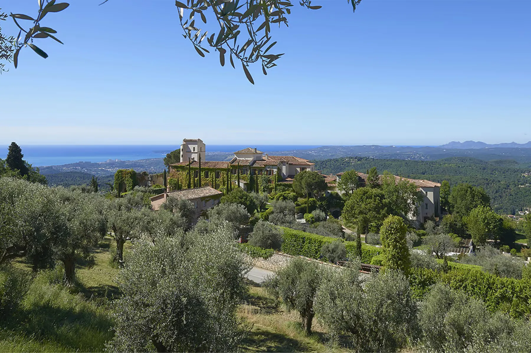 Château Saint Martin & Spa overview 1