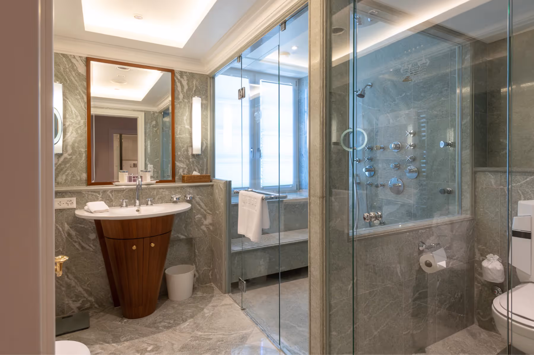Suvretta House rooms 5