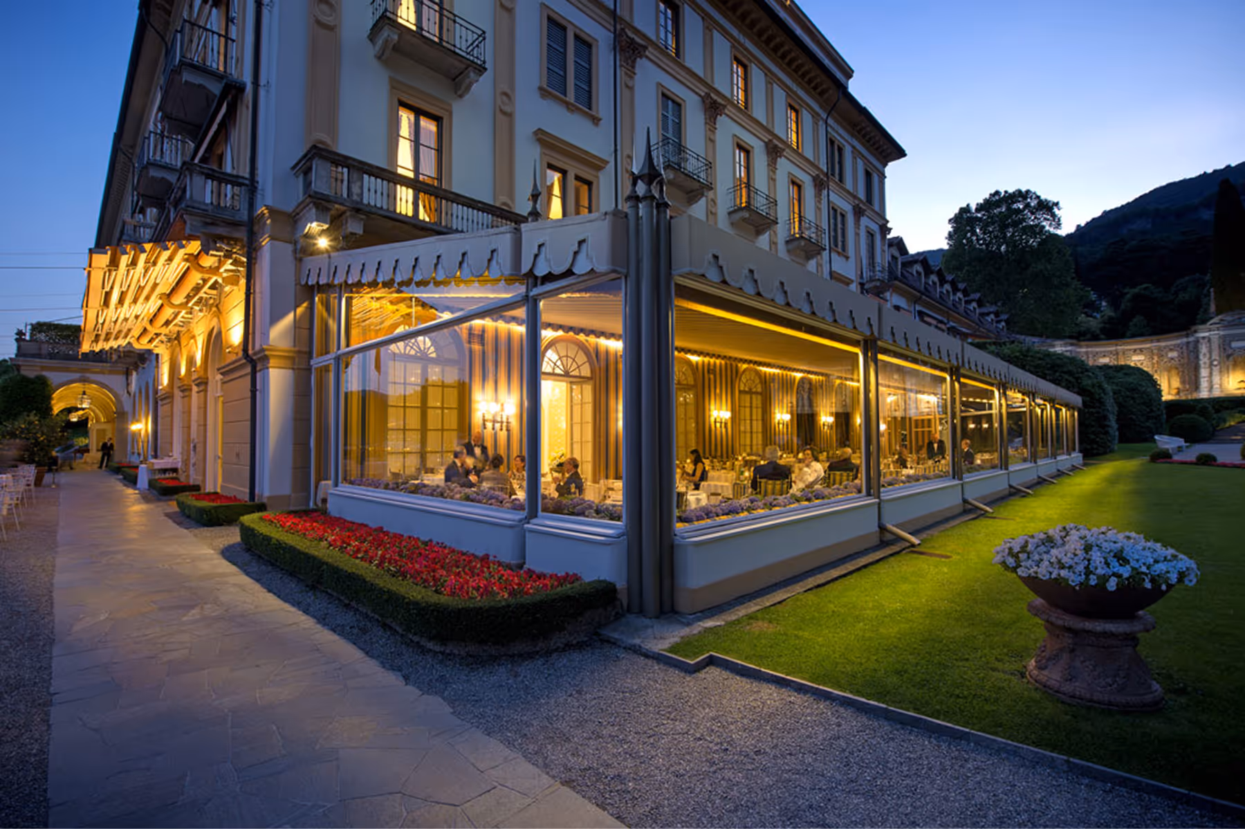 Villa d'Este dining 3