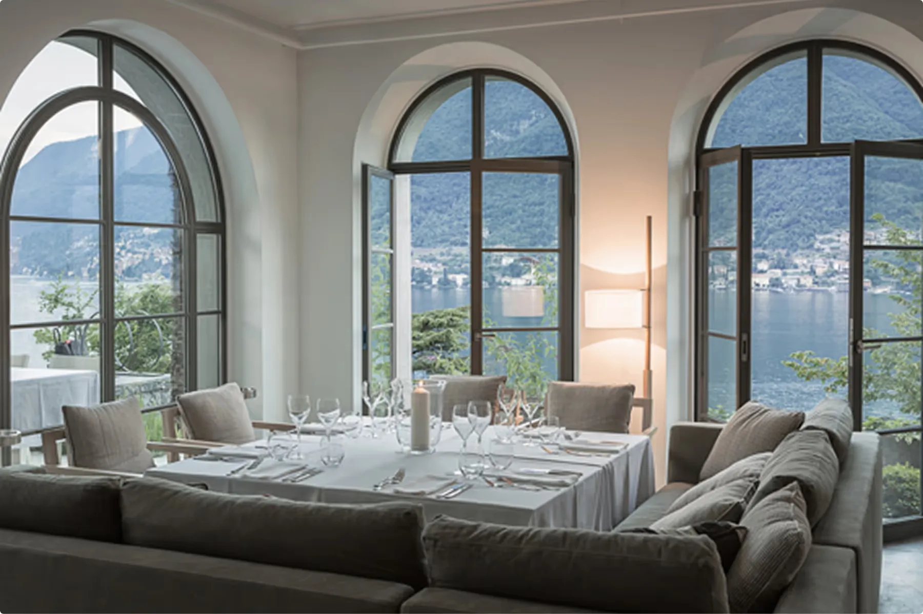 Villa Làrio dining 1